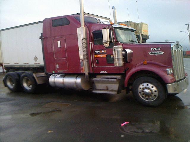 2004 KENWORTH W900B surrey Photo #0099118A