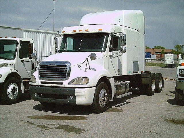 2004 FREIGHTLINER CL12064ST-COLUMBIA 120 Kansas City Missouri Photo #0099124A