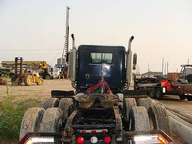 2000 FREIGHTLINER FLD12064T-CLASSIC Waller Texas Photo #0099236A