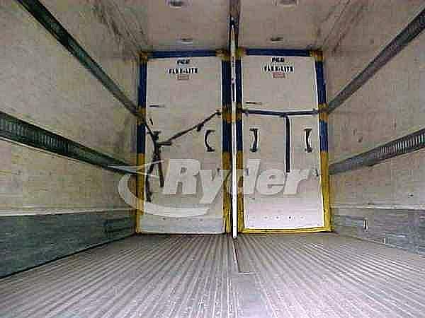 2006 FREIGHTLINER BUSINESS CLASS M2 106 Indianapolis Indiana Photo #0099461A