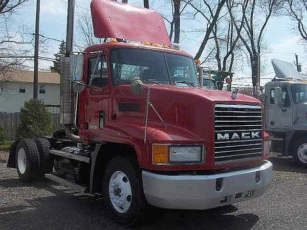 2002 MACK CH612 Bensalem Pennsylvania Photo #0099476A