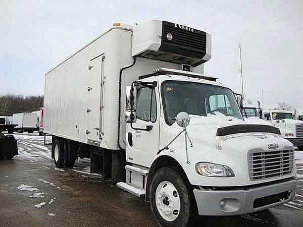 2006 FREIGHTLINER BUSINESS CLASS M2 106 Wayland Michigan Photo #0099481A