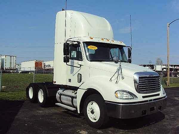 2005 FREIGHTLINER CL12064ST-COLUMBIA 120 West Chester Ohio Photo #0099491A