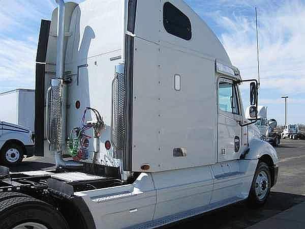 2005 FREIGHTLINER CL12064ST-COLUMBIA 120 Altoona Iowa Photo #0099500A