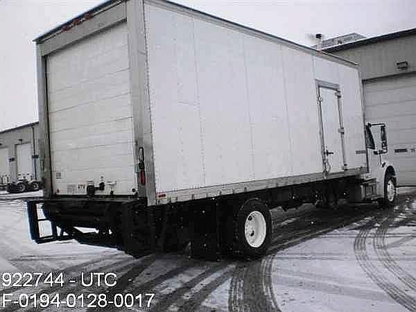 2004 FREIGHTLINER BUSINESS CLASS M2 106 Liverpool New York Photo #0099525A