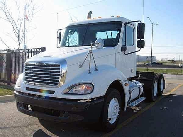 2005 FREIGHTLINER CL12064ST-COLUMBIA 120 Bolingbrook Illinois Photo #0099565A