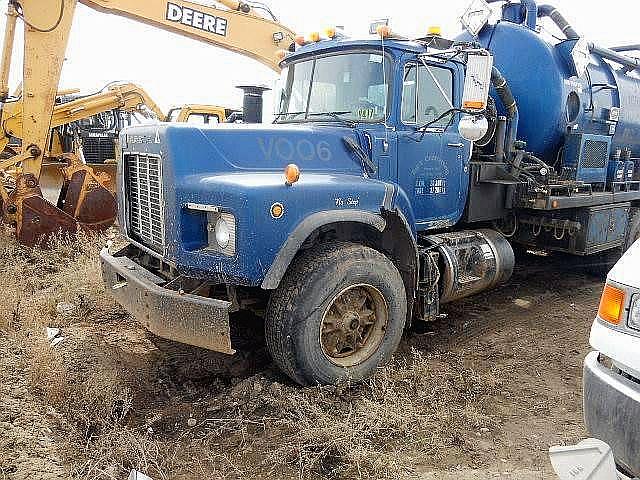 1997 MACK R688ST Edmonton Photo #0099652A