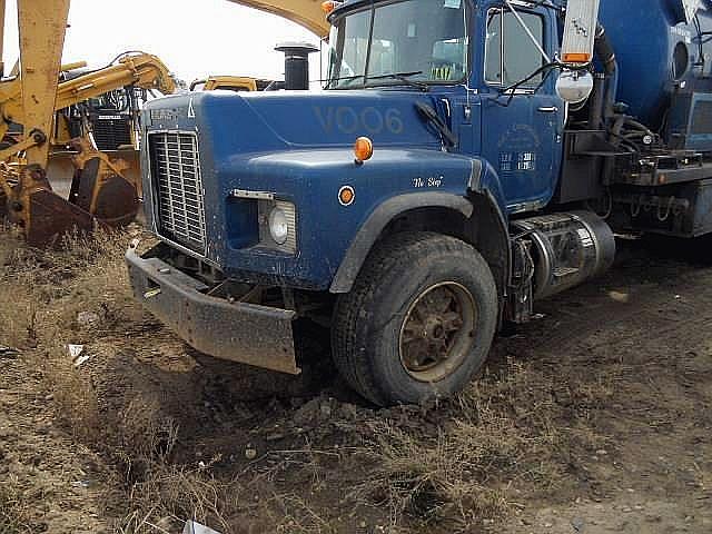 1997 MACK R688ST Edmonton Photo #0099652A