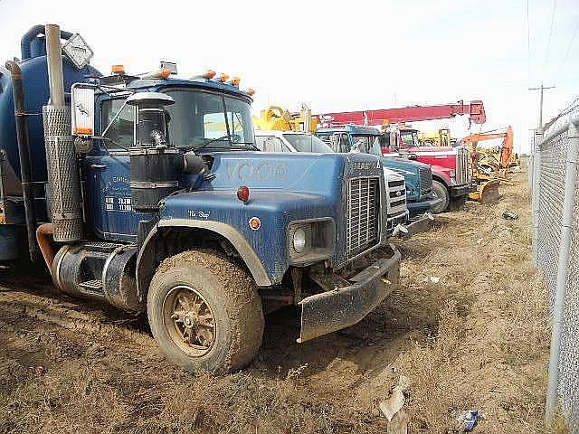 1997 MACK R688ST Edmonton Photo #0099652A