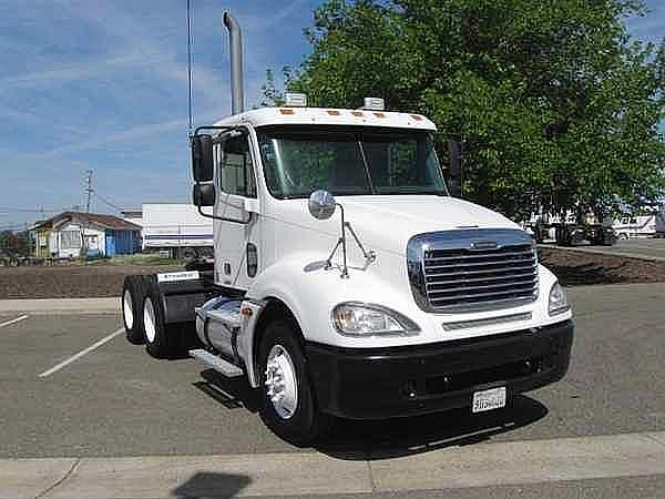 2004 FREIGHTLINER CL12064ST-COLUMBIA 120 West Sacramento California Photo #0099692A