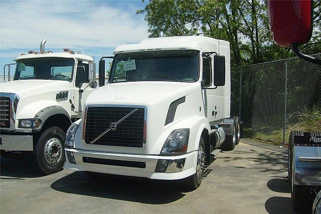 2012 VOLVO VNL64T630 New Castle Delaware Photo #0100057A