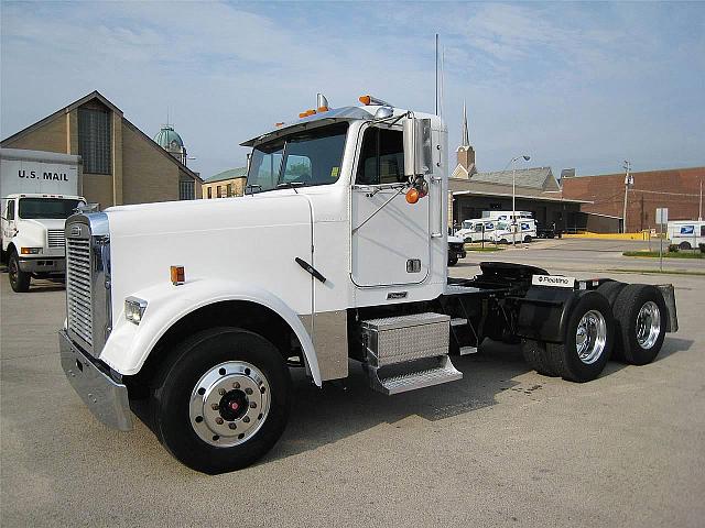 2002 FREIGHTLINER FLD12064T-CLASSIC Kankakee Illinois Photo #0100191A