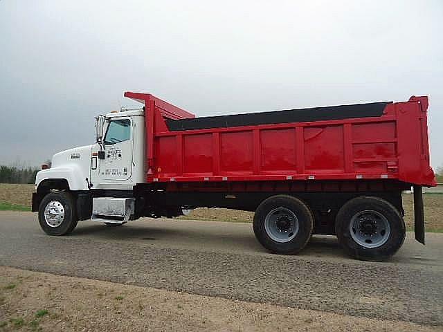 2001 INTERNATIONAL 5500i Hatley Wisconsin Photo #0100235A