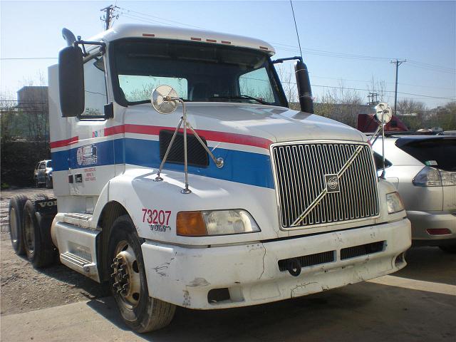 1998 VOLVO VNL64T300 Chicago Illinois Photo #0100291A