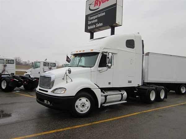 2004 FREIGHTLINER CL12064ST-COLUMBIA 120 Taylor Michigan Photo #0100579A