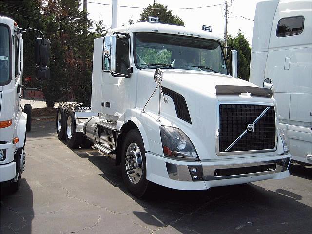 2011 VOLVO VNL64T300 Tifton Georgia Photo #0100611A