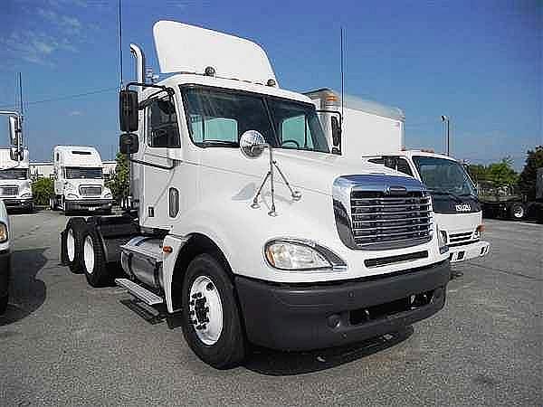 2005 FREIGHTLINER CL12064ST-COLUMBIA 120 Greensboro North Carolina Photo #0100736A