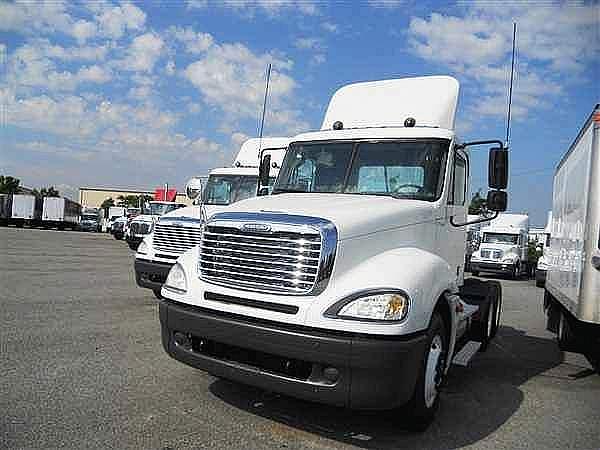 2005 FREIGHTLINER CL12064ST-COLUMBIA 120 Greensboro North Carolina Photo #0100736A