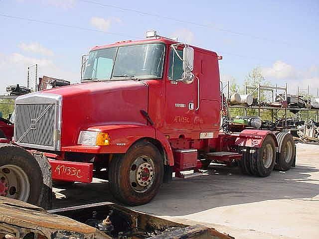 1997 VOLVO WIA64T Bowie Texas Photo #0101088A