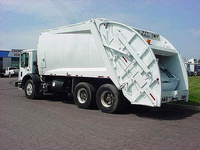 1998 MACK MR688S Coopersburg Pennsylvania Photo #0101193A