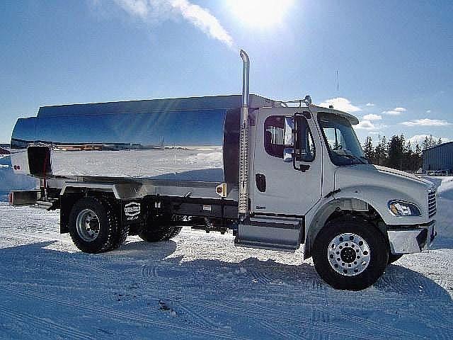 2011 FREIGHTLINER BUSINESS CLASS M2 106 Bangor Maine Photo #0101426A