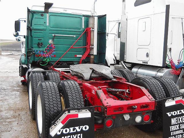 2004 VOLVO VNL64T430 Starbuck Minnesota Photo #0101592A