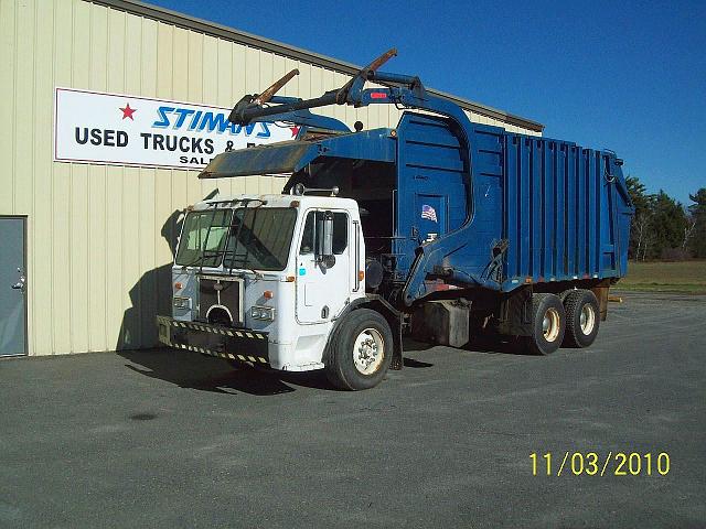 1995 PETERBILT 320 Winslow Maine Photo #0101640A