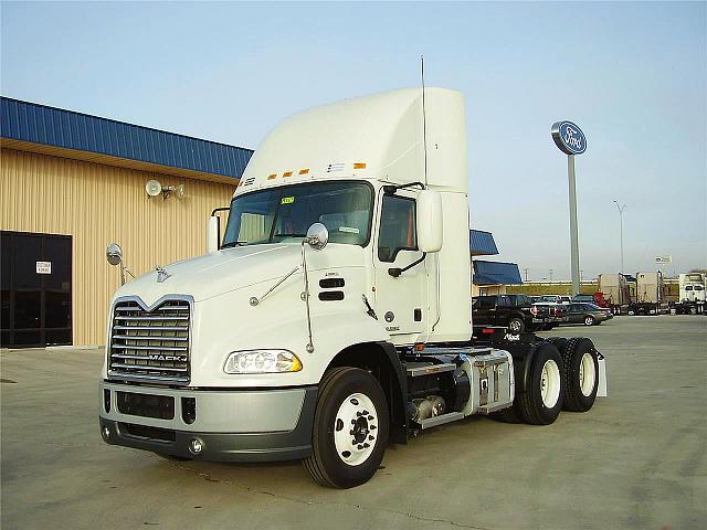 2011 MACK PINNACLE CXU613 San Antonio Texas Photo #0101951A