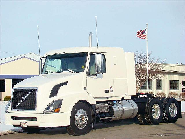 2011 VOLVO VNL64T430 MUNCIE Indiana Photo #0101985A