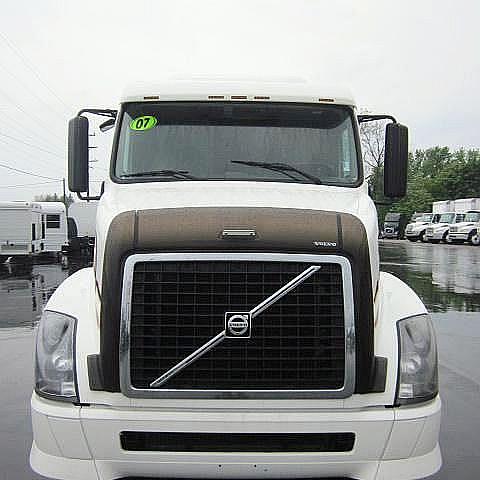 2007 VOLVO VNL64T630 Fort Wayne Indiana Photo #0102701A