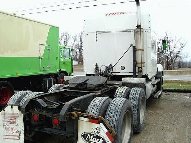 1999 MACK CH613 Aurora Indiana Photo #0103271A