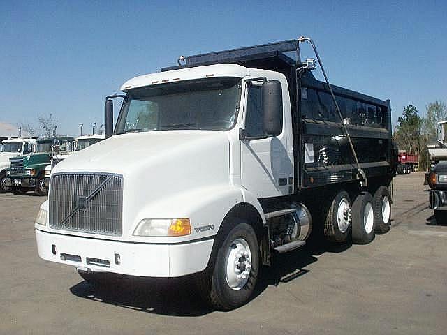 2000 VOLVO VNM64T200 Longview Texas Photo #0103837A