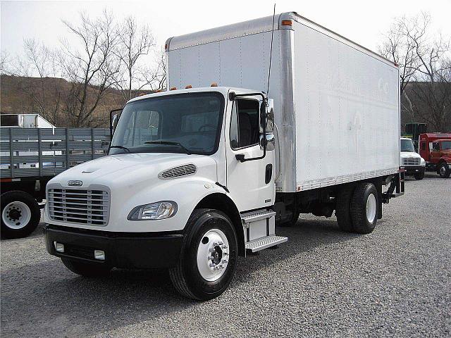 2005 FREIGHTLINER BUSINESS CLASS M2 106 Charleston West Virginia Photo #0104675A