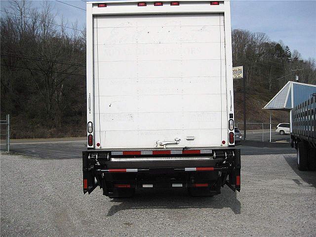 2005 FREIGHTLINER BUSINESS CLASS M2 106 Charleston West Virginia Photo #0104675A