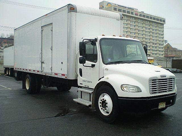 2005 FREIGHTLINER BUSINESS CLASS M2 106 Burlington New Jersey Photo #0104857A