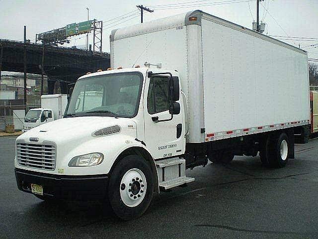 2005 FREIGHTLINER BUSINESS CLASS M2 106 Burlington New Jersey Photo #0104857A