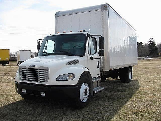 2005 FREIGHTLINER BUSINESS CLASS M2 106 MARENGO Illinois Photo #0104912A