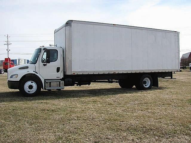 2005 FREIGHTLINER BUSINESS CLASS M2 106 MARENGO Illinois Photo #0104912A