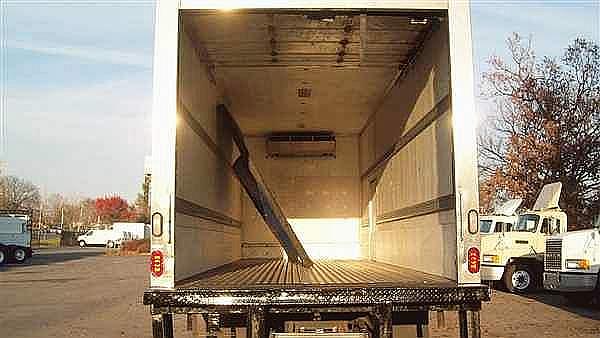 2004 FREIGHTLINER FL70 Laurel Maryland Photo #0105320A