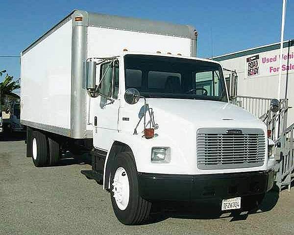 2004 FREIGHTLINER FL70 Montebello California Photo #0105377A