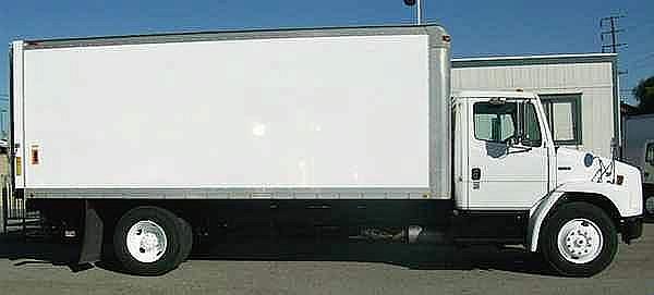 2004 FREIGHTLINER FL70 Montebello California Photo #0105377A