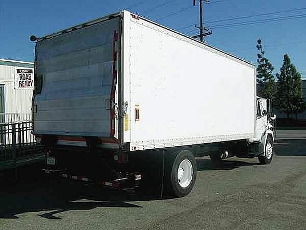 2004 FREIGHTLINER FL70 Montebello California Photo #0105377A