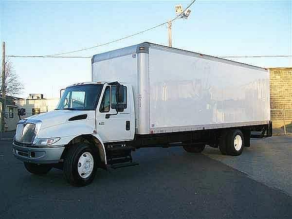 2004 INTERNATIONAL 4300 Springfield Massachusetts Photo #0105400A