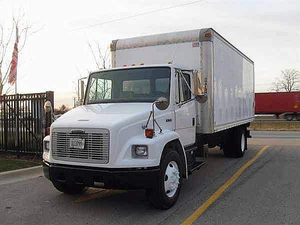 2004 FREIGHTLINER FL70 Bolingbrook Illinois Photo #0105427A