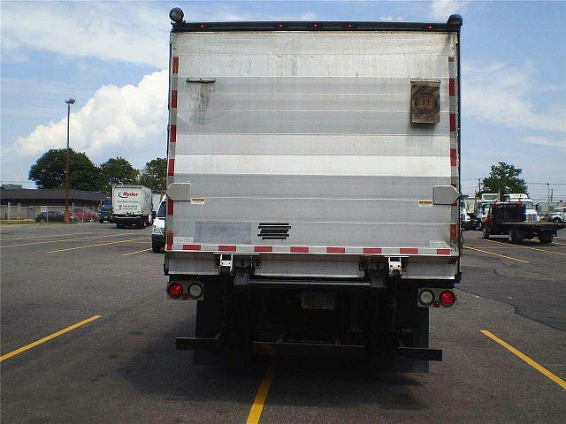 2004 FREIGHTLINER FL70 Springfield Massachusetts Photo #0105779A