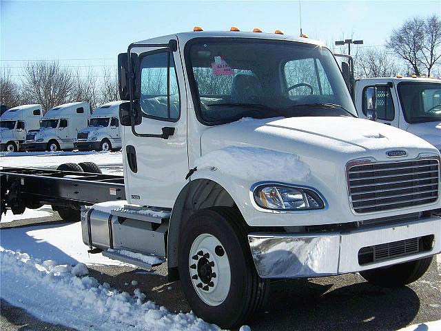 2011 FREIGHTLINER BUSINESS CLASS M2 106 Indianapolis Indiana Photo #0106220A