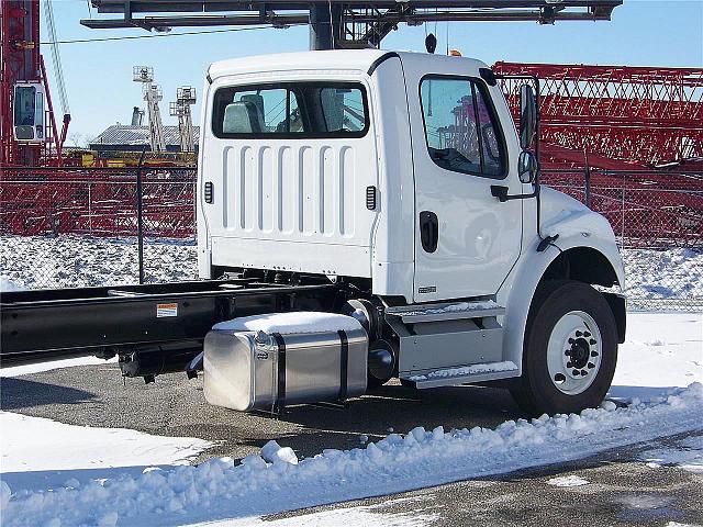 2011 FREIGHTLINER BUSINESS CLASS M2 106 Indianapolis Indiana Photo #0106220A