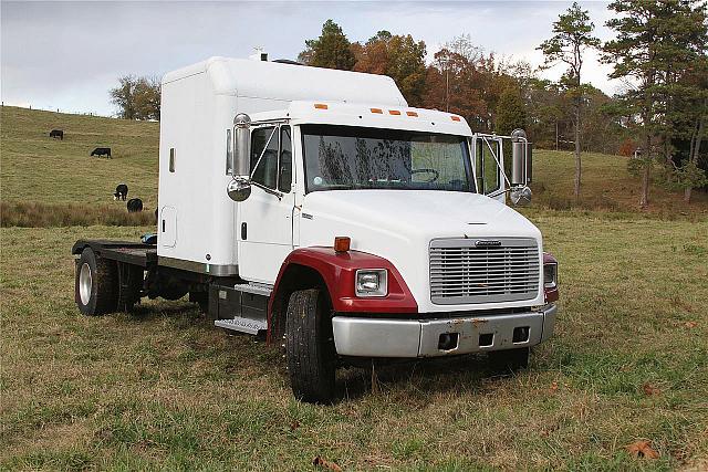 1999 FREIGHTLINER FL70 Shelby North Carolina Photo #0106413A