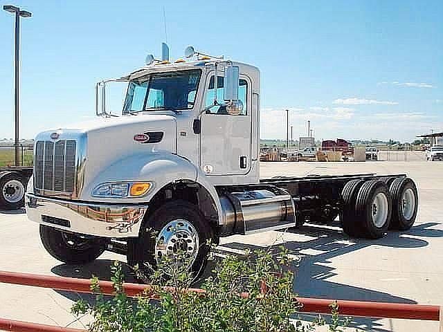 2011 PETERBILT 335 Denver Colorado Photo #0106594A