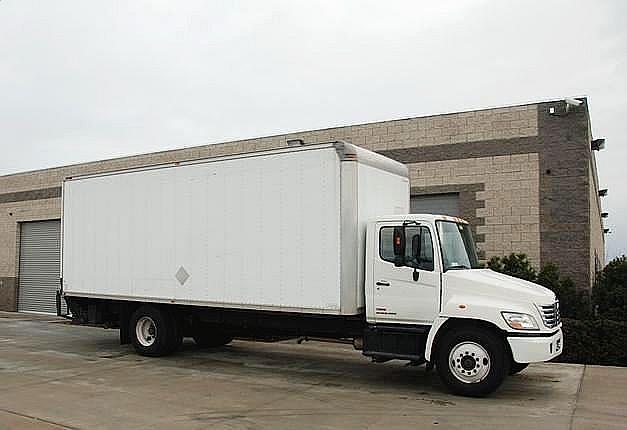 2006 HINO 268 Fresno California Photo #0106640A